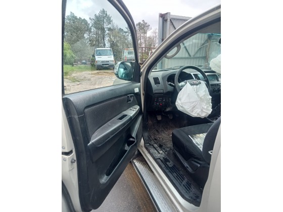 Toyota Hilux 2.5 D4D 145cv 2015 para peças